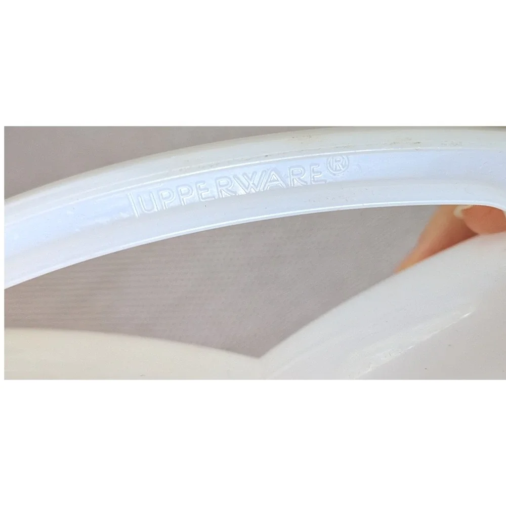 Tupperware vintage hourglass